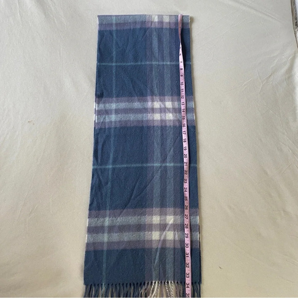 GORGEOUS 100% Cashmere Burberry Scarf - Picture 7 of 7